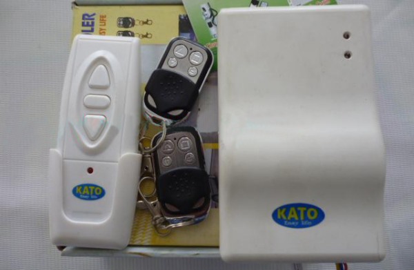 giá bộ điều khiển cửa cuốn